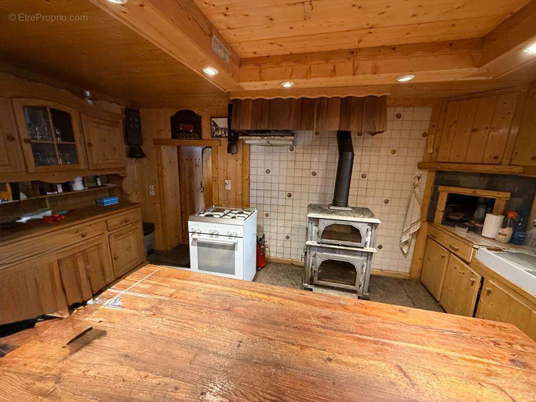 Ferme savoyarde coteau de MAGLAND 5 pièces , 220 000 euros - photo 2
