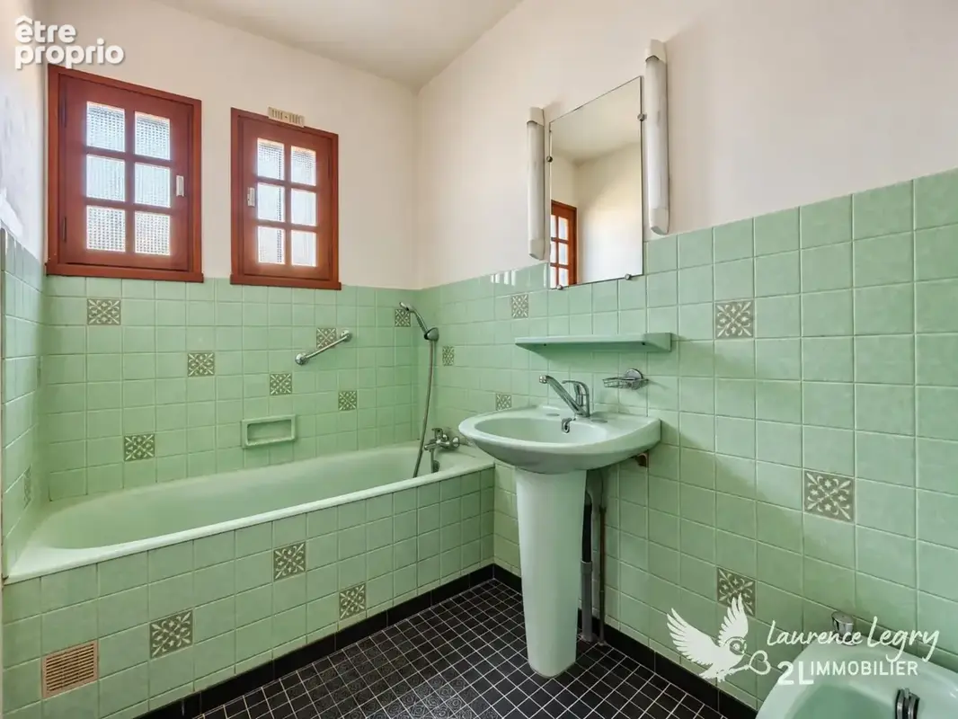Maison 136 m² à Teloché  2 chambres plain-pied  jardin 736 m²  double garage - Commerces à pieds - photo 10