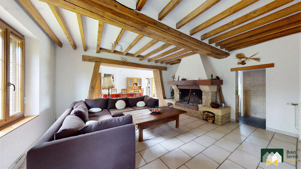 Maison à VAUPILLON