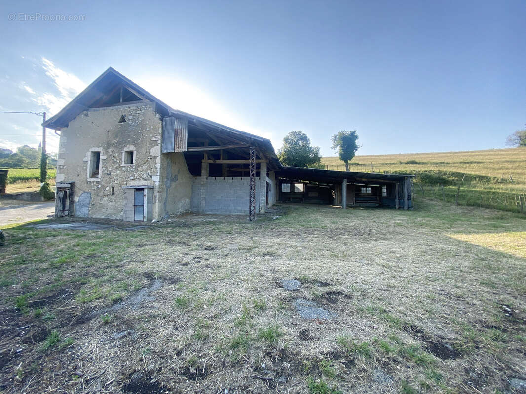 Maison T4 avec dépendances, caves et terrain   Beau potentiel - photo 13