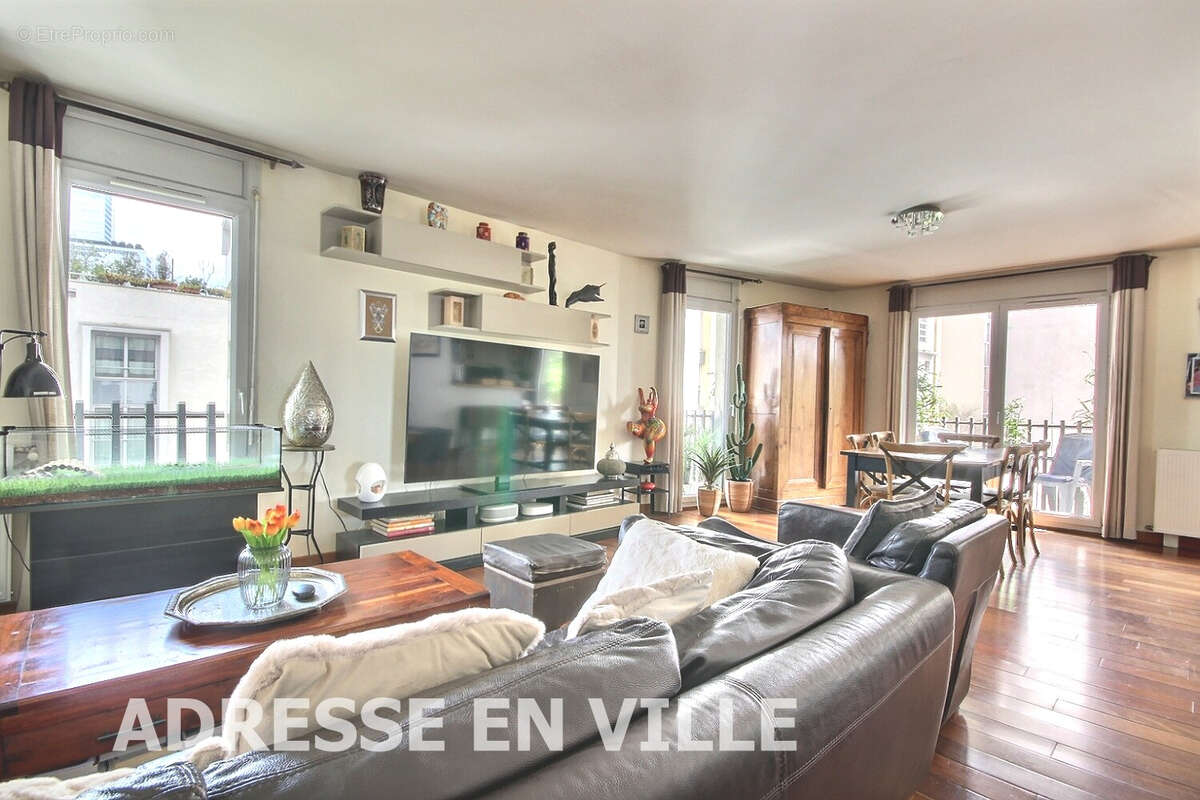 Appartement à PARIS-17E