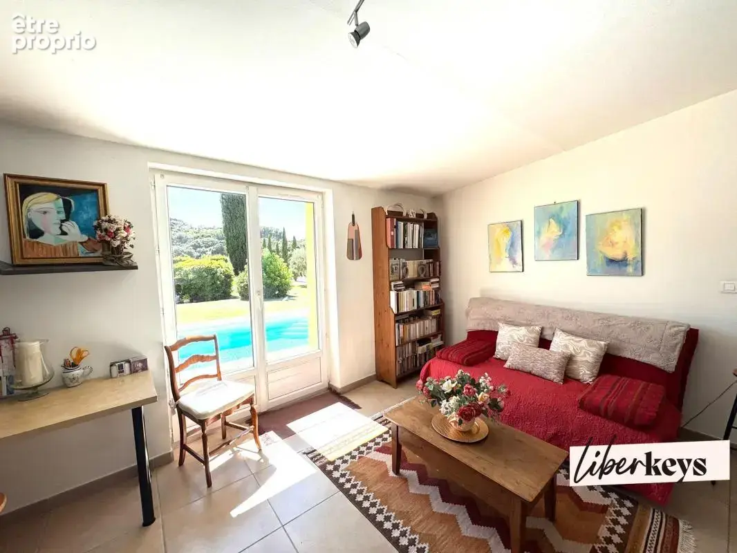 Istres – Propriété avec piscine et parcelle constructible détachable - photo 10