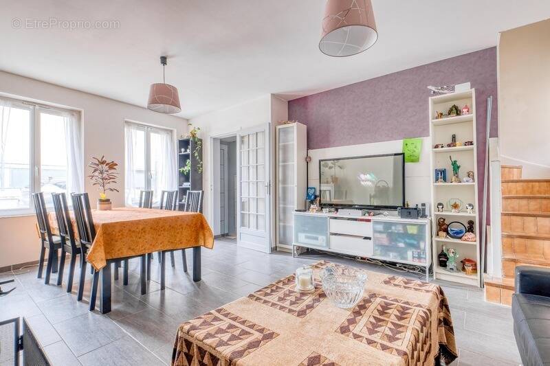 Maison à NANTEUIL-LES-MEAUX