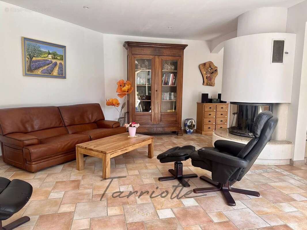Maison à VALREAS