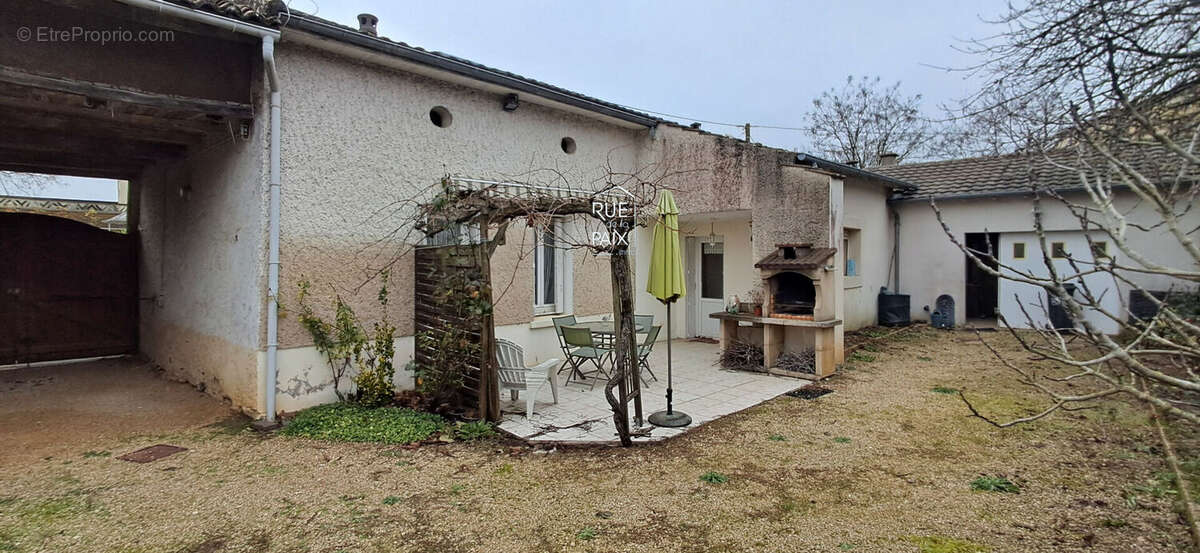 Maison à NEUVILLE-DE-POITOU