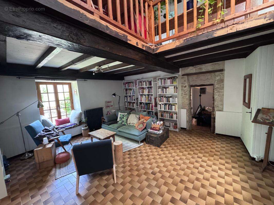 Maison à CREMIEU