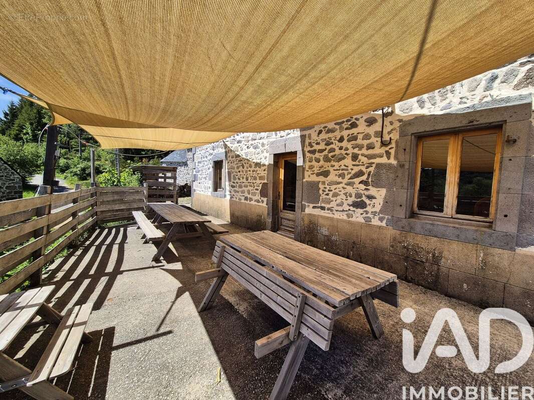 Maison 161 m² à Chastreix  - photo 4