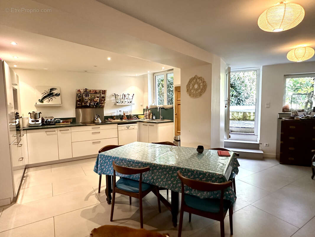 Maison à CHARLY