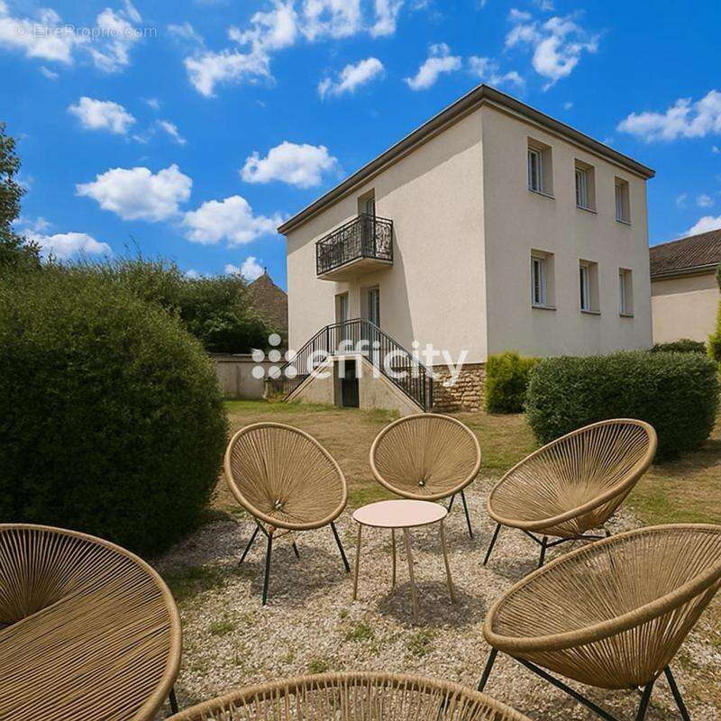Maison à CHENNEVIERES-SUR-MARNE