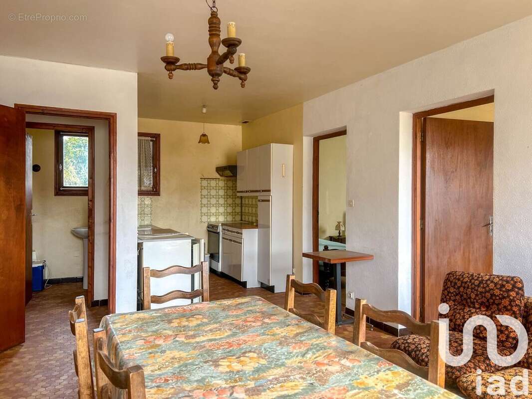 Photo 9 - Appartement à SAINT-REMY-DE-CHAUDES-AIGUES