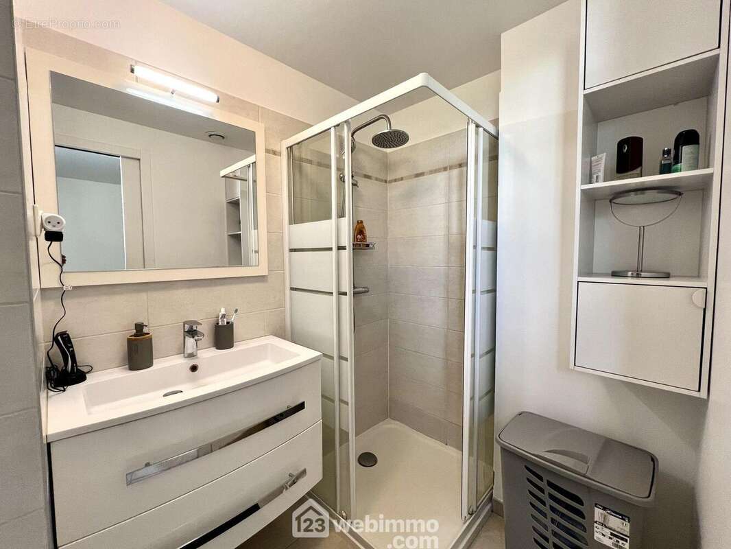 ...Et possède sa salle d'eau privative - Appartement à LUCCIANA