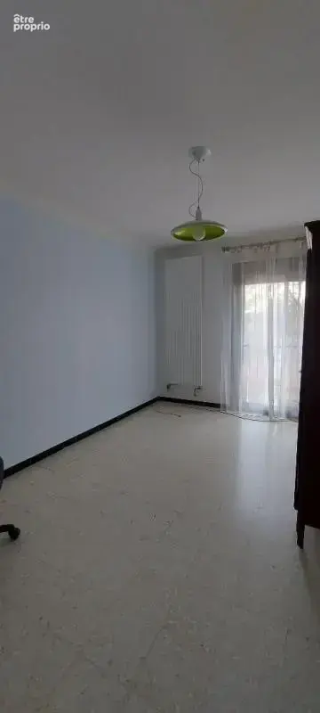 30. GARD. NIMES. Appartement traversant climatisé de 106 m² avec terrasse dans résidence sécurisée - photo 11