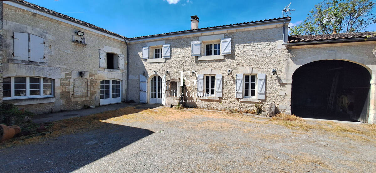 Maison à CRITEUIL-LA-MAGDELEINE