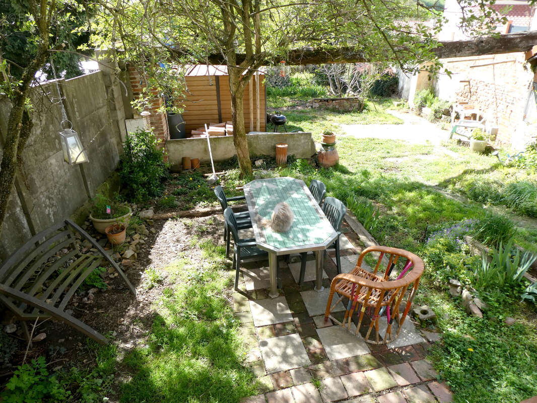 Grande maison de village avec grand jardin clos. - photo 17