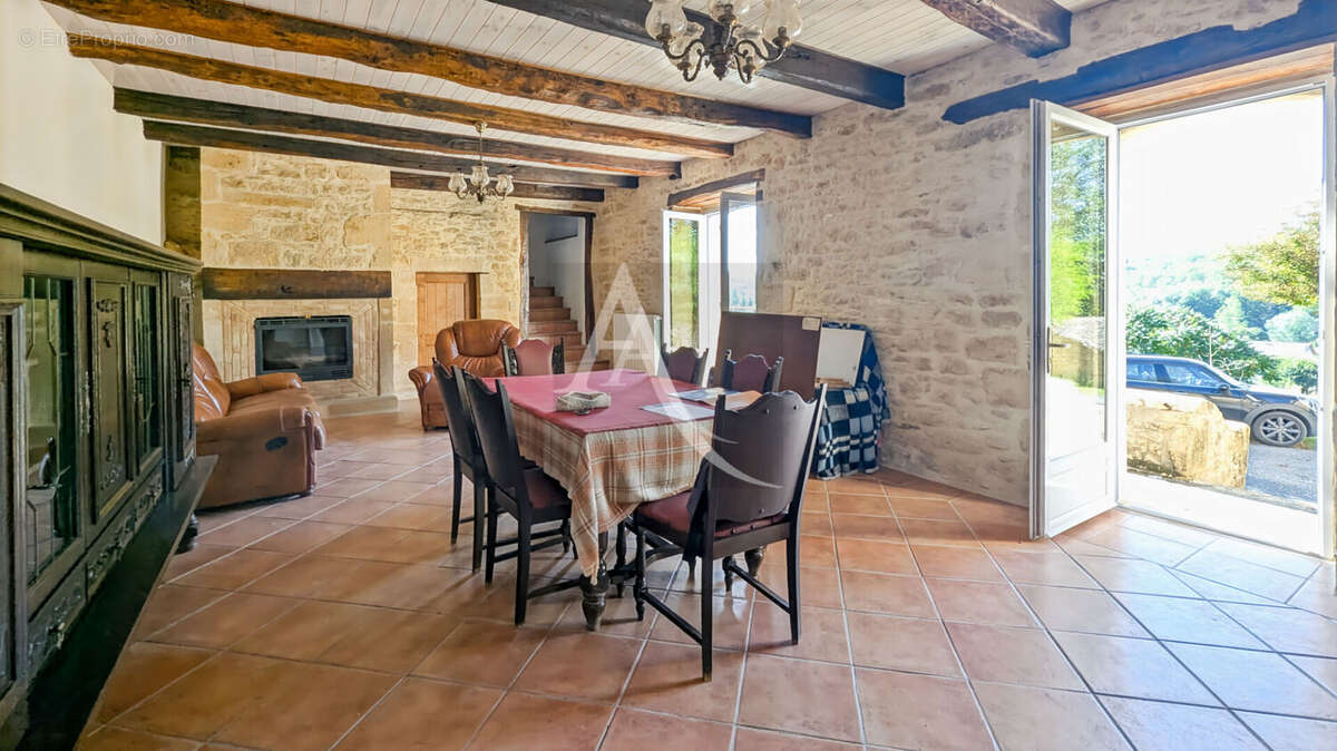 Maison à SAINT-FRONT-SUR-LEMANCE
