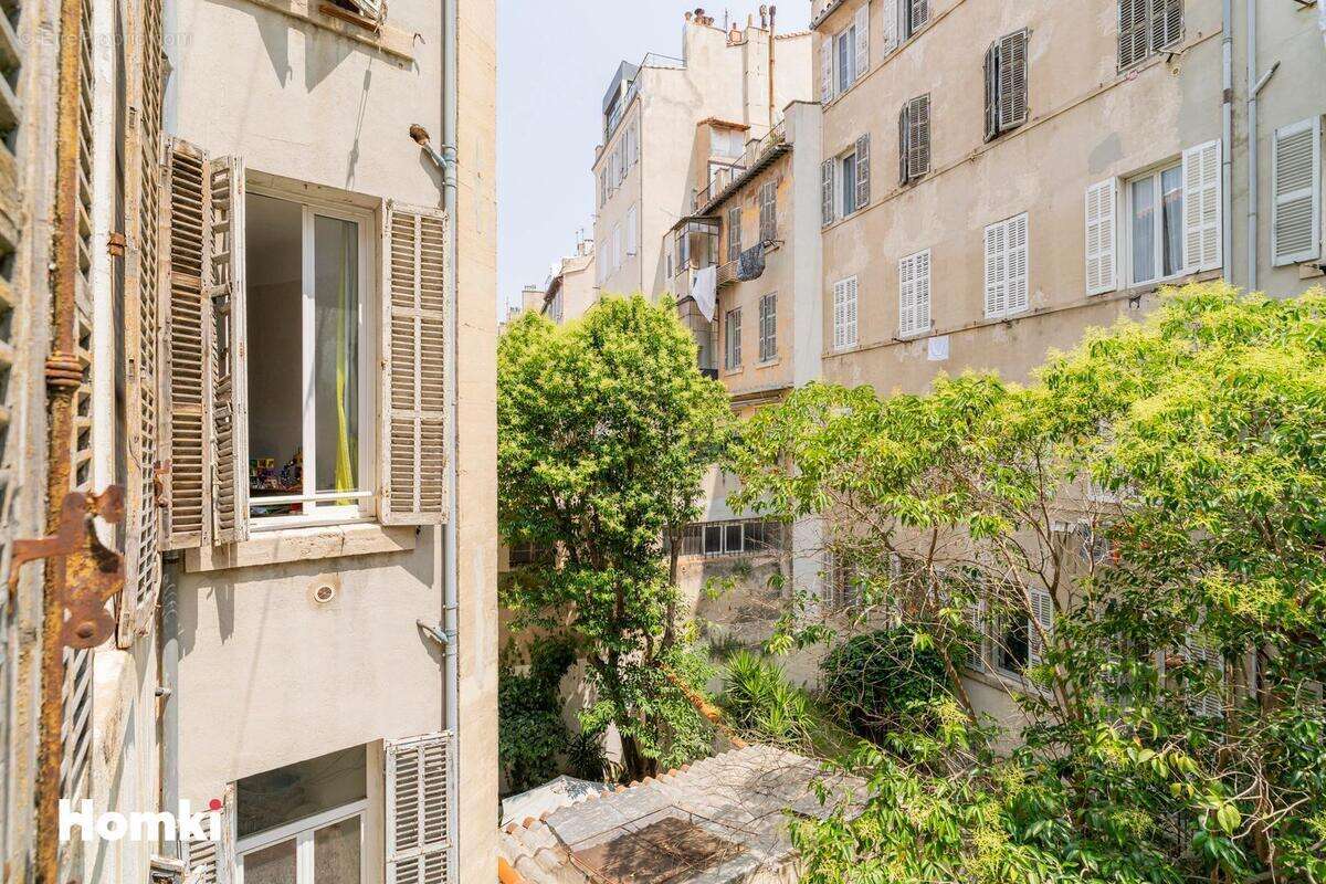 Appartement à MARSEILLE-1E