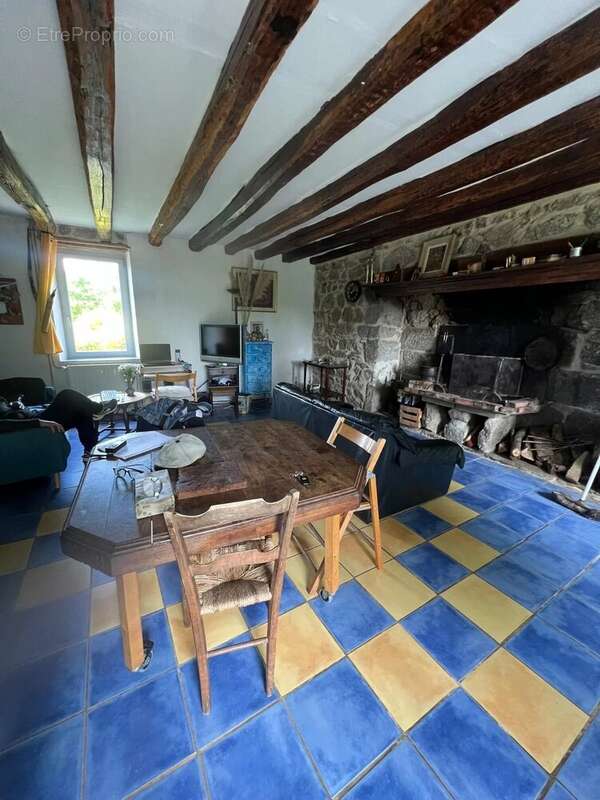 Maison à AUZANCES