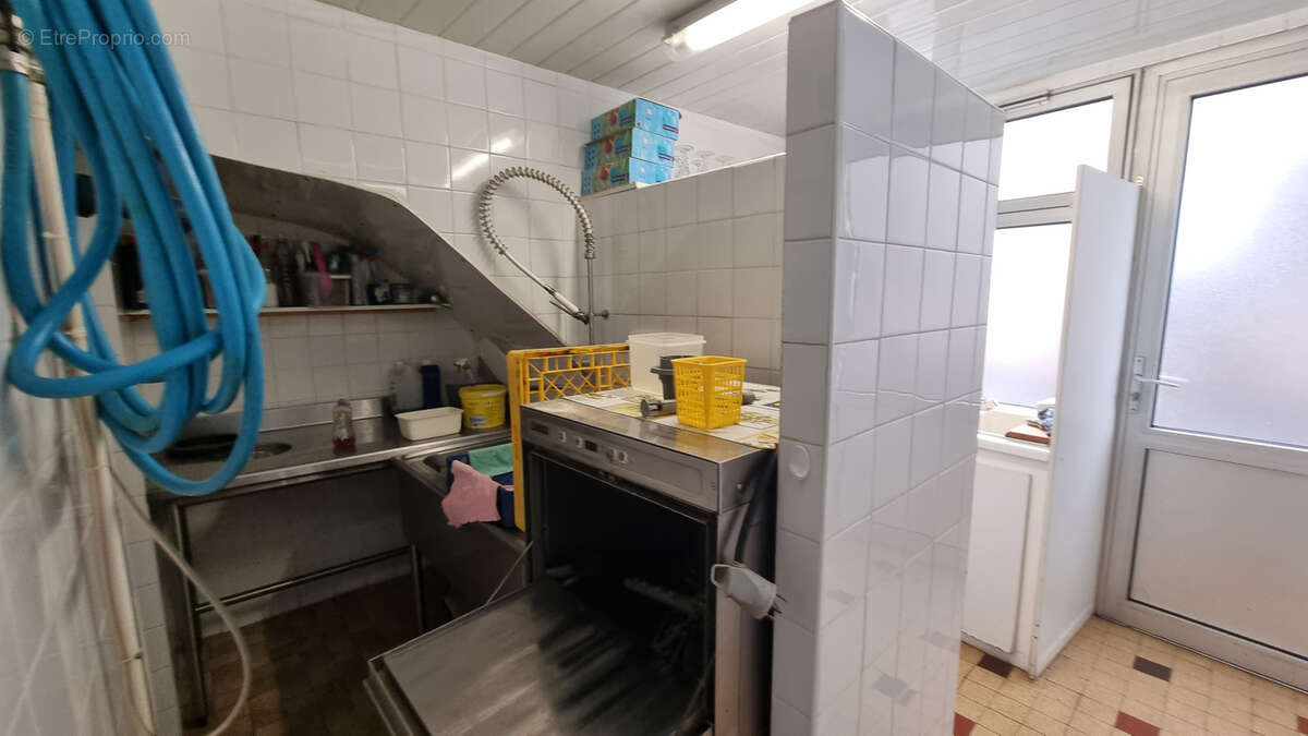 Commerce à COUCOURON