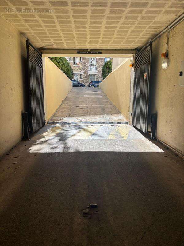 Parking à ASNIERES-SUR-SEINE