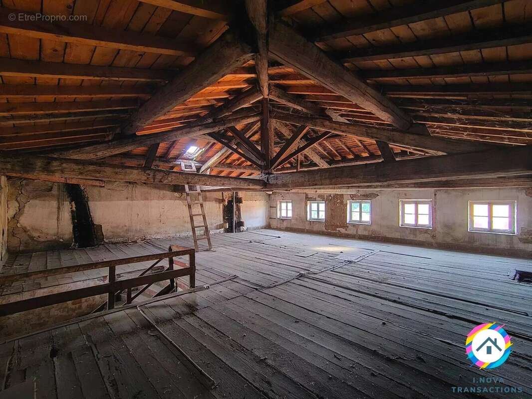Maison à AMBERIEUX