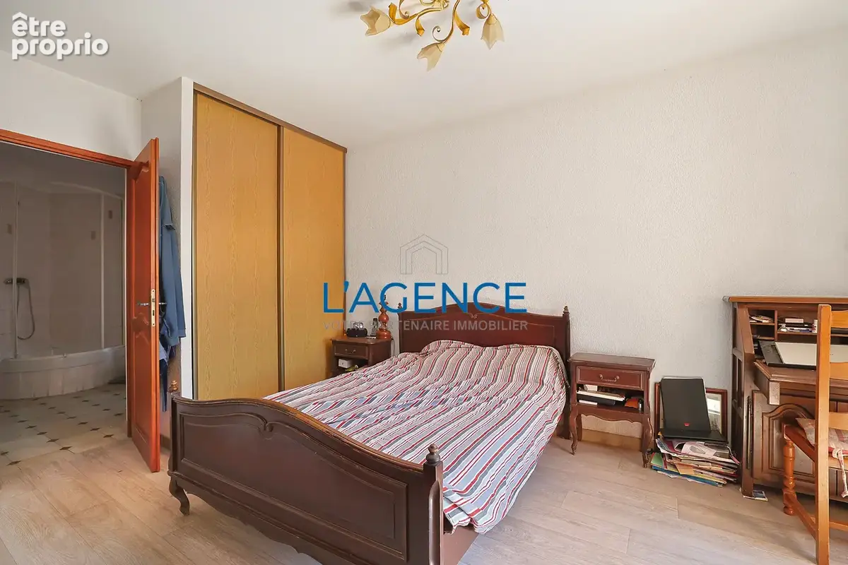 Hyeres proche commodités villa 260m2 avec piscine au calme - photo 13