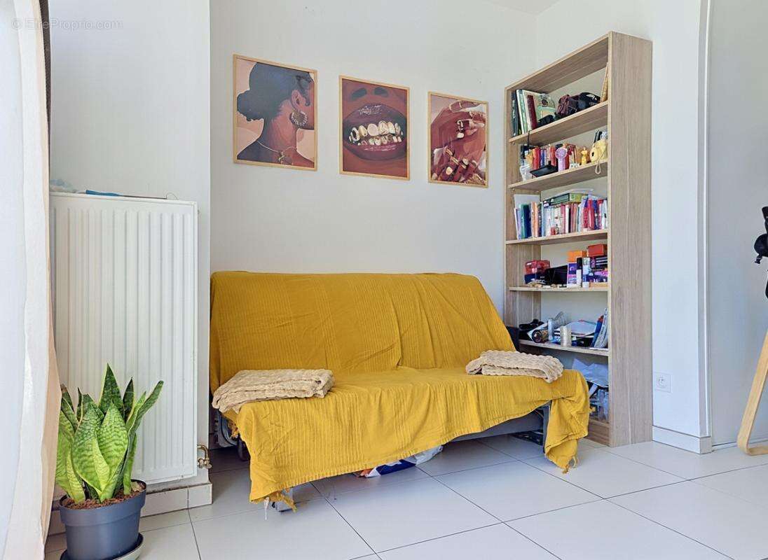 Appartement à MEYZIEU