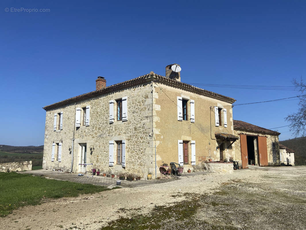 Maison à CASTERA-VERDUZAN
