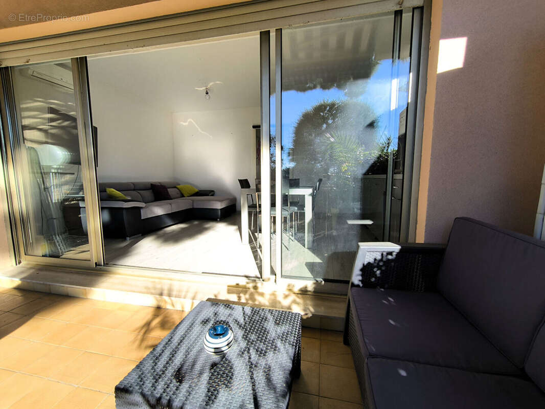 Appartement à SAINT-LAURENT-DU-VAR