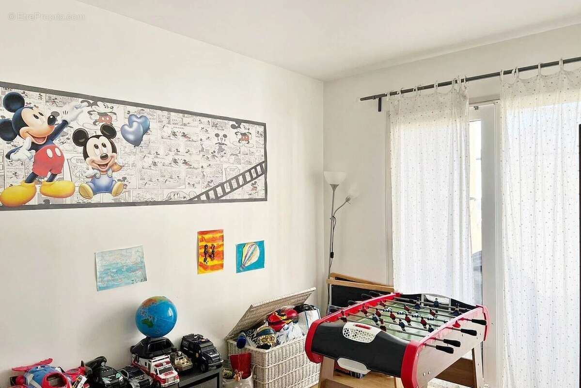 Maison à CHENNEVIERES-SUR-MARNE