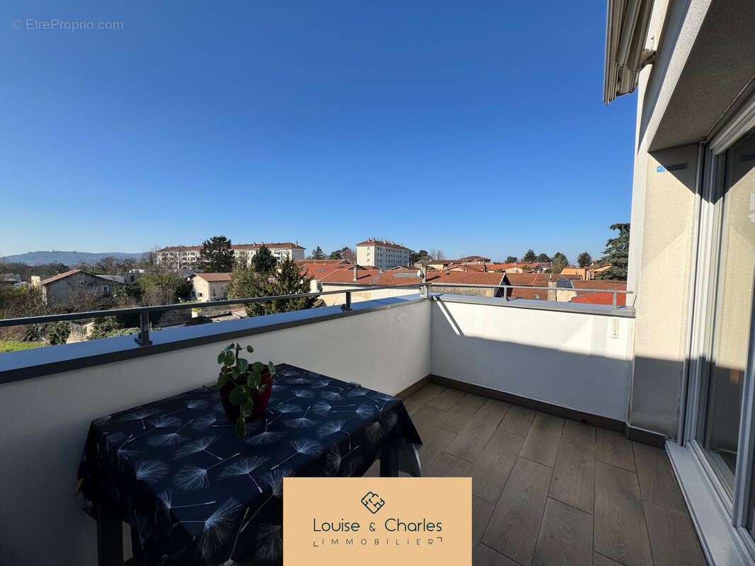 Appartement à RILLIEUX-LA-PAPE