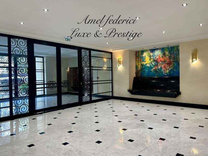 Appartement à NEUILLY-SUR-SEINE