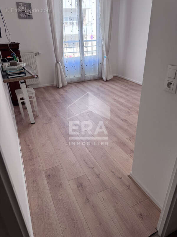 Appartement à BRIE-COMTE-ROBERT