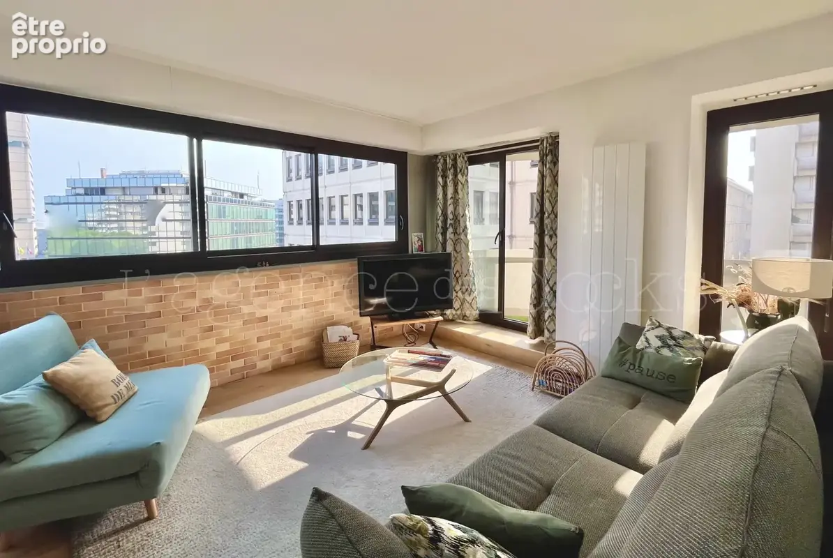 Bordeaux centre - impeccable appartement t2 + balcon dans residence de standing - photo 3