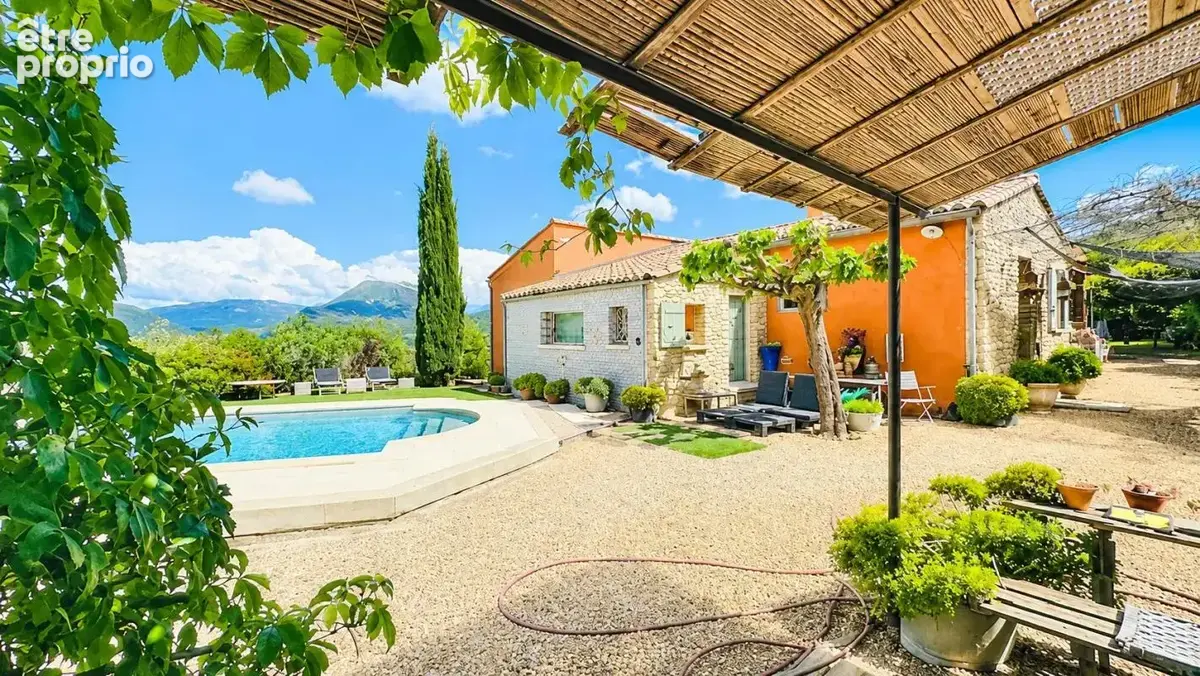 Maison à ENTRECHAUX
