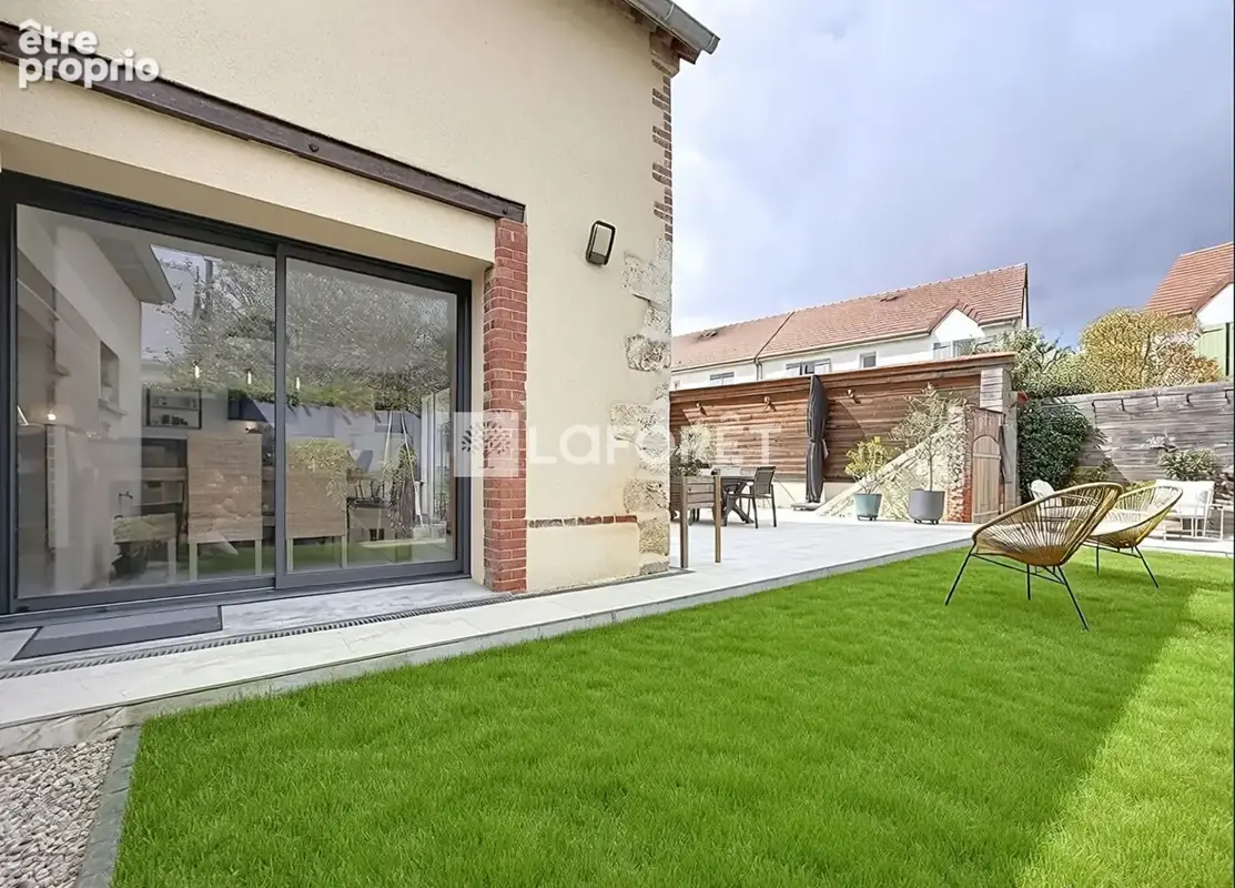 Maison de ville rénovée avec goût et extérieur intimiste - photo 17