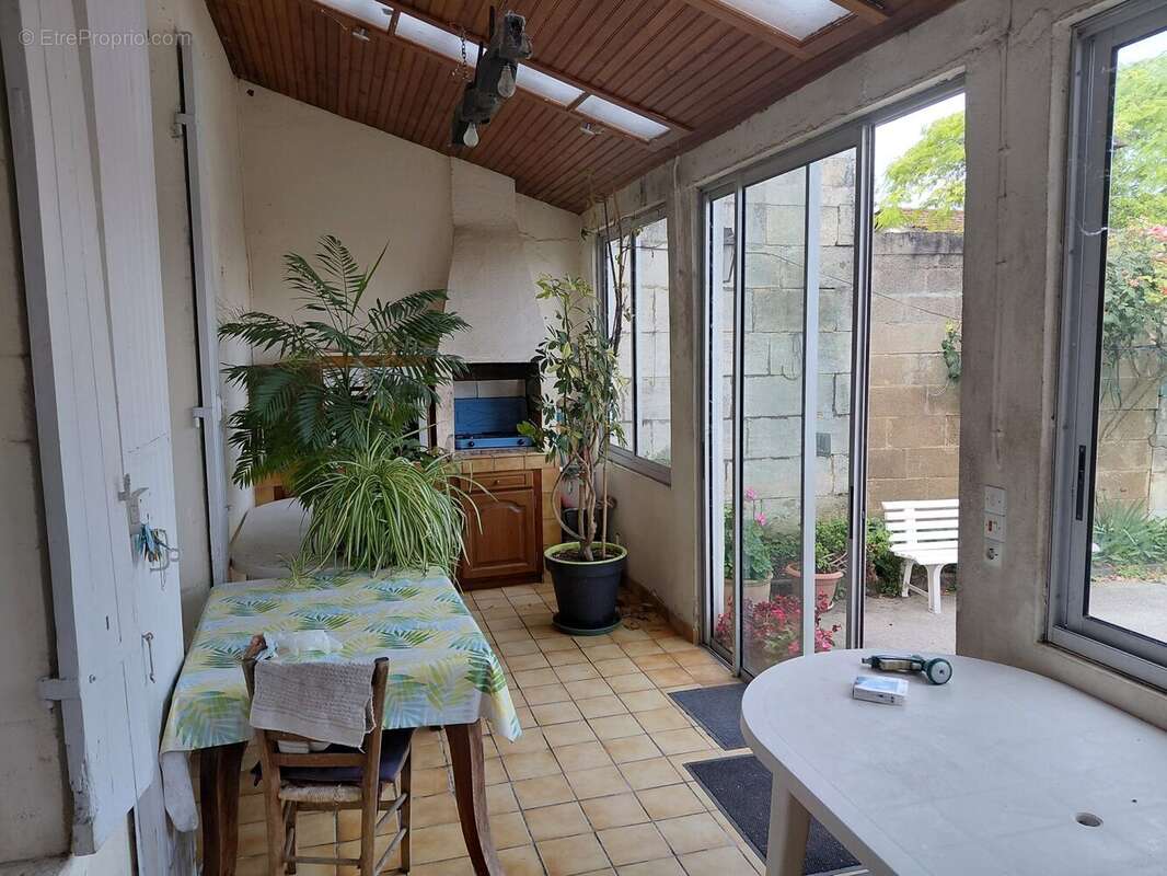 Maison 143 m² à Mirambeau  - photo 4