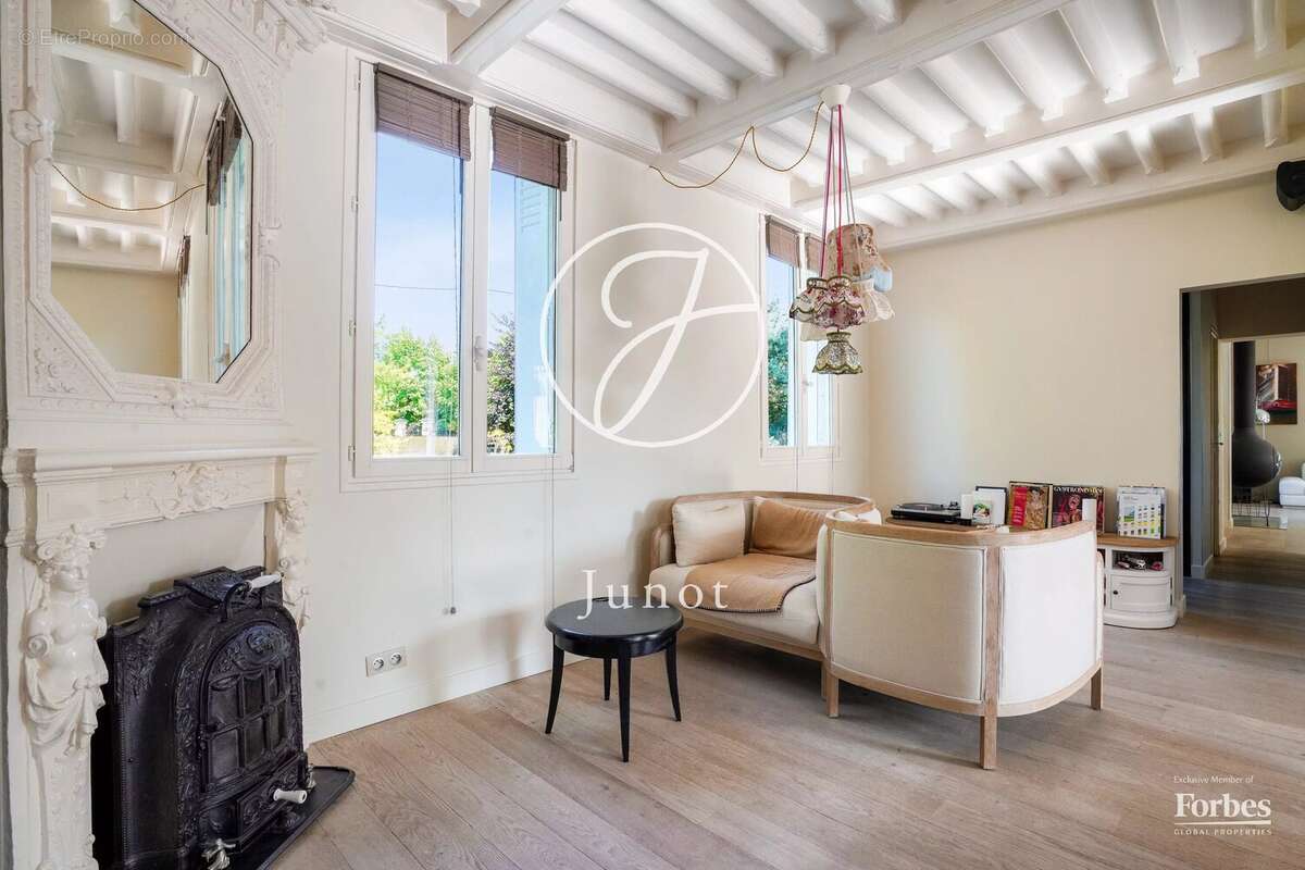 Maison à LE VESINET