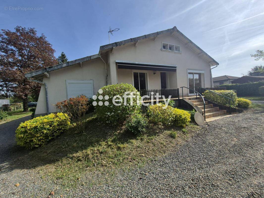 Maison à SAINT-JUNIEN