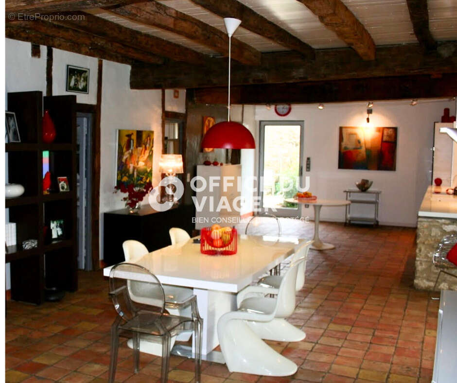 Maison - 8 pièces - 290 m² - photo 5