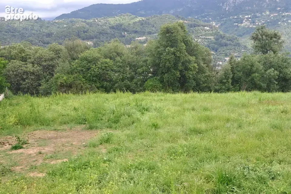 Terrain à CARROS