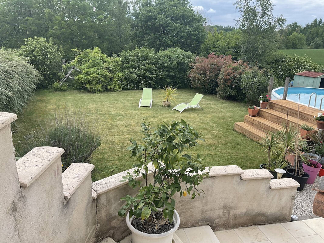 2 maisons en pierre renovée au calme, avec atelier sur terrain d'environ 1500m2 - photo 2