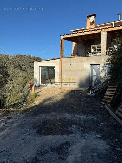 Appartement à L'ESCARENE