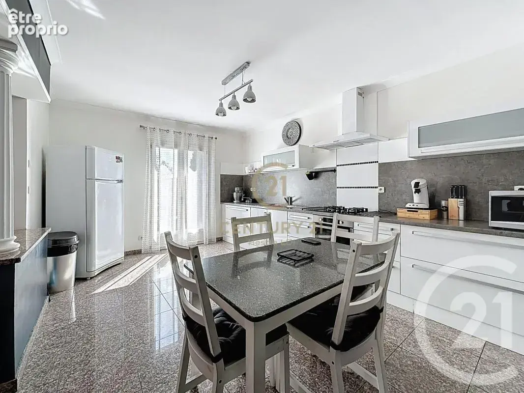 Maison 139 m² à Givors  - photo 5