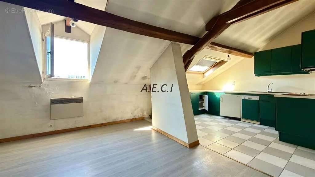 Appartement à LA GARENNE-COLOMBES