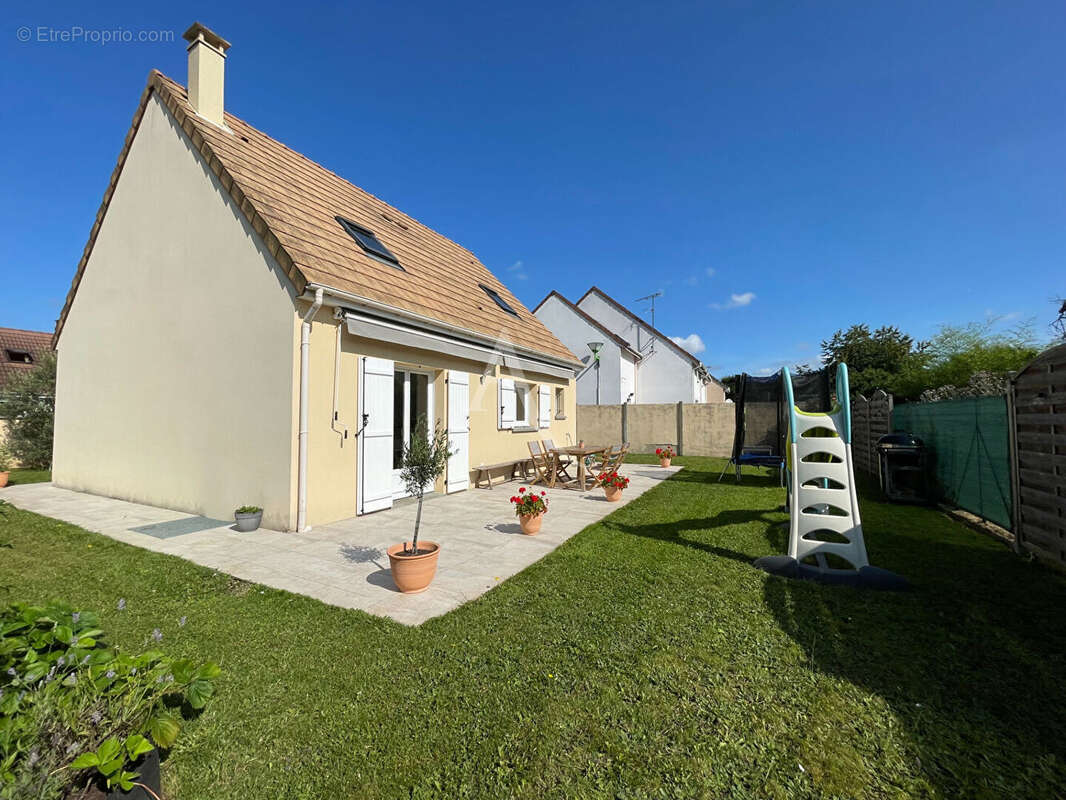 Maison à CHEVRY-COSSIGNY