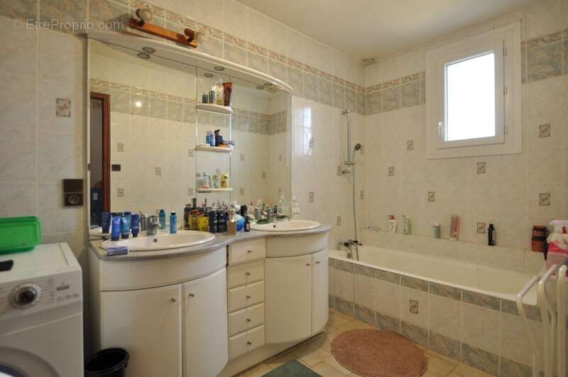 Maison à MOISSIEU-SUR-DOLON