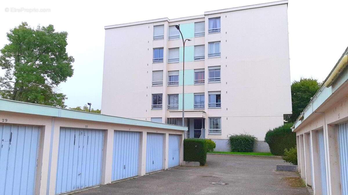 Parking à BOURGOIN-JALLIEU