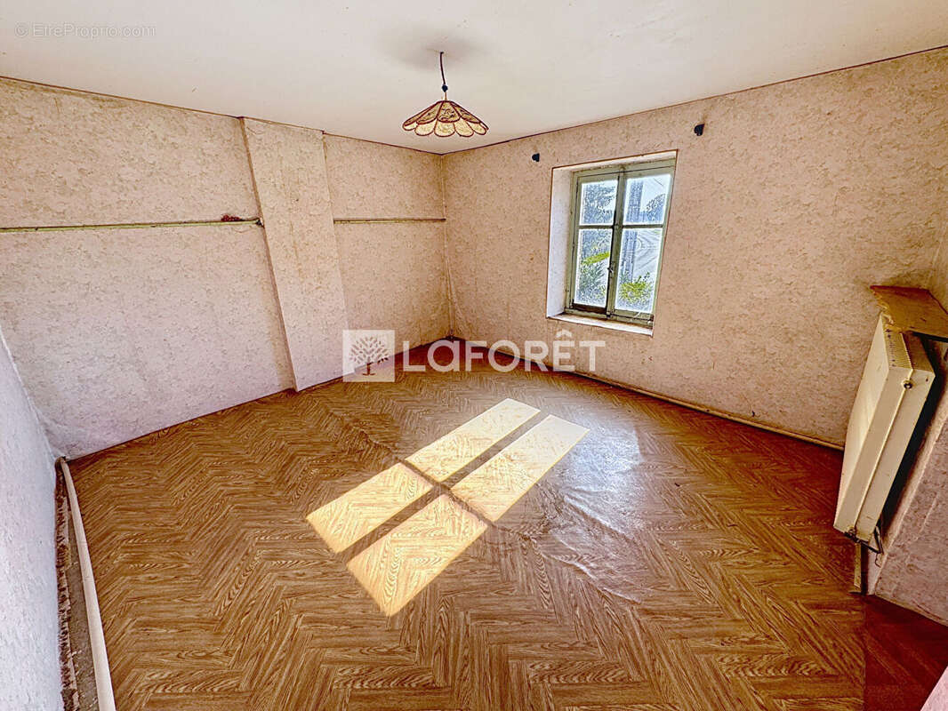 Maison à BEAUJEU-SAINT-VALLIER-PIERREJUX-ET-QUITTEUR