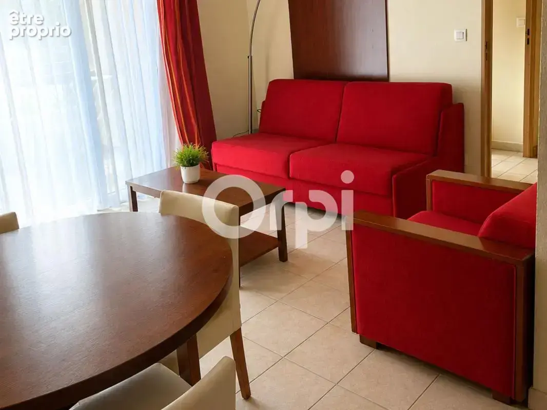 T2 - 40 m2 - piscine et lac privé - photo 6