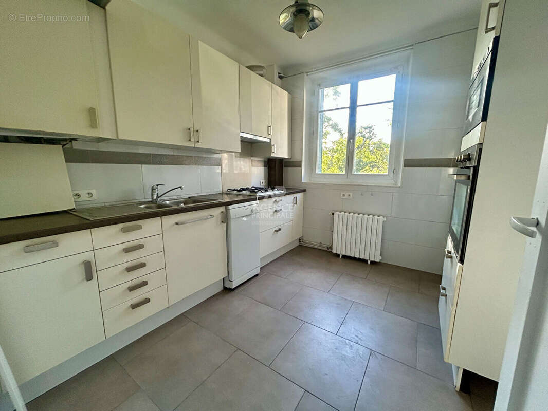 Appartement Poissy 4 pièce(s) 77.97 m2 - photo 3